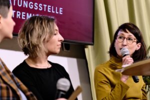 Bianca Kämpf (Dokumentationsarchiv des Österreichischen Widerstands) am Podium